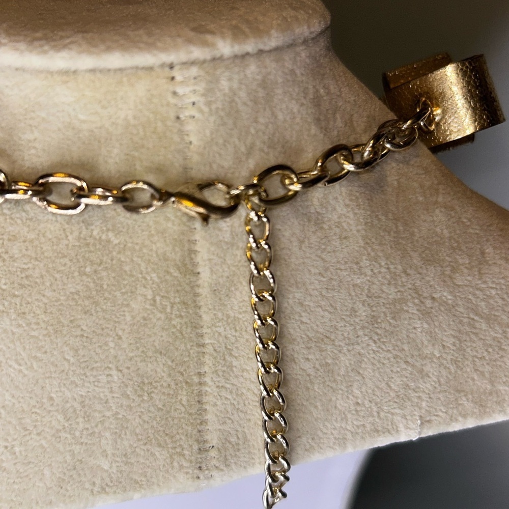 NWOT gold tone chunky link hammered necklace - Picture 3 of 3